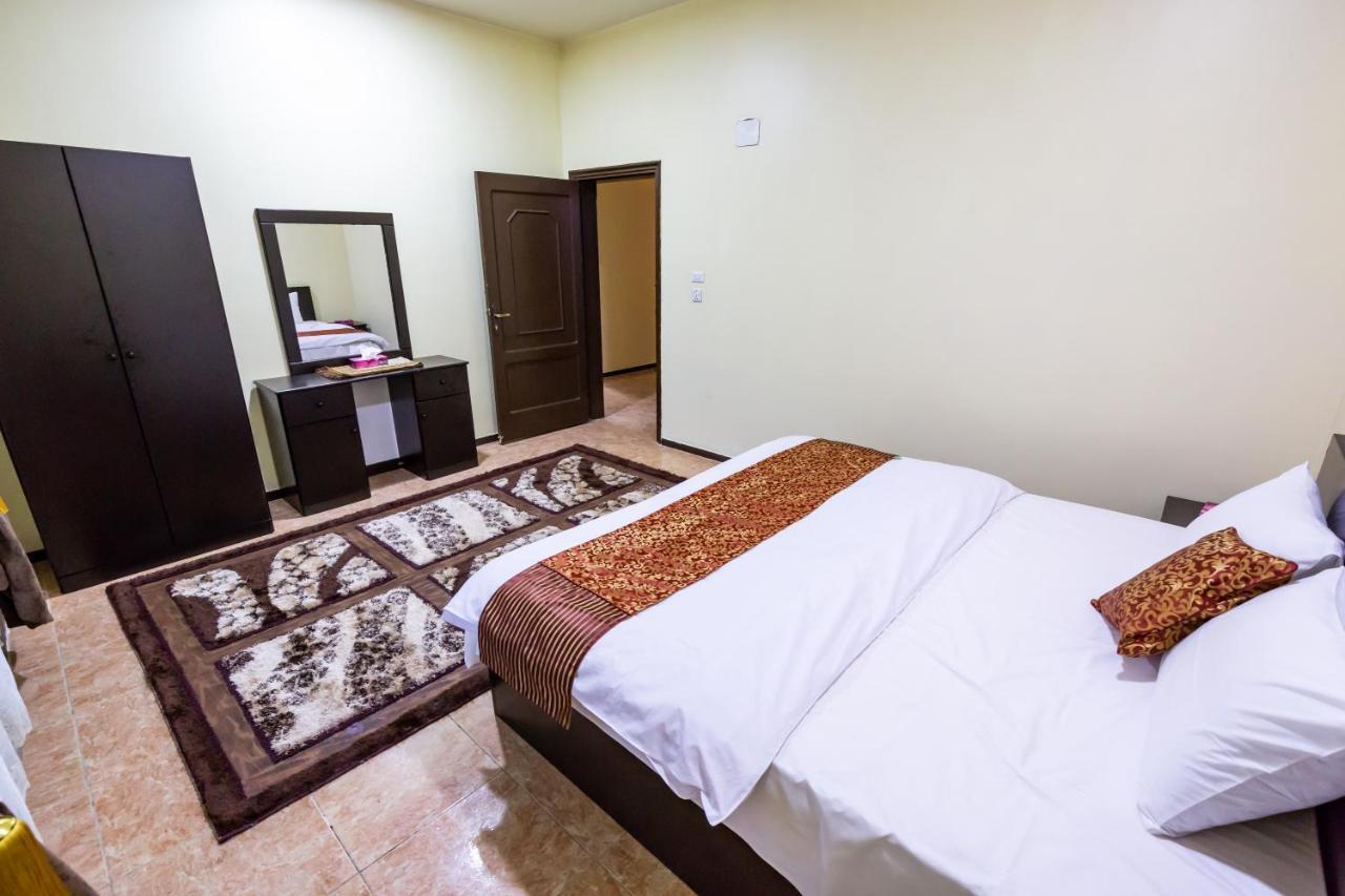 Al Eairy Furnished Apartments- Jeddah 1 Eksteriør billede